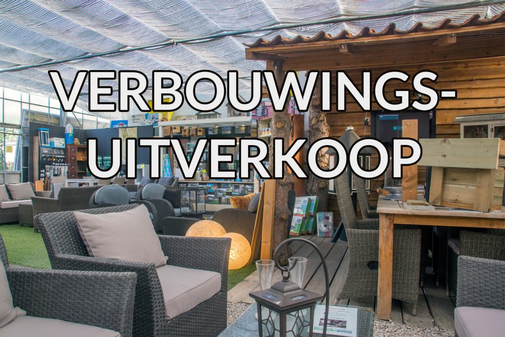 Illustratie: foto van het interieur van de winkel met erop de tekst Verbouwingsuitverkoop.